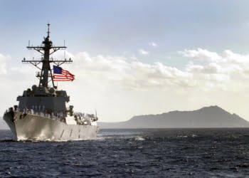 俄中進行聯合軍演之際　俄指控美侵犯領海水域