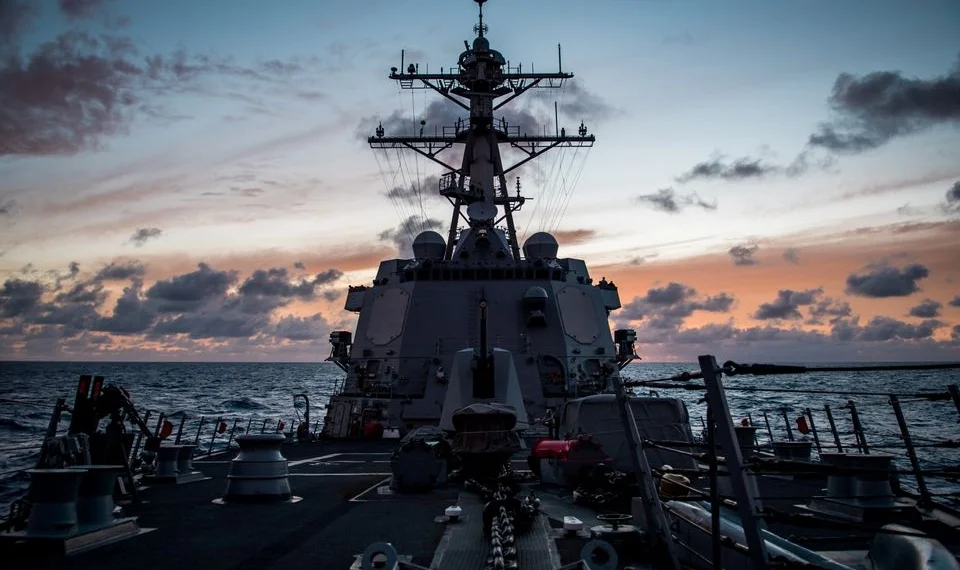中方譴責美加軍艦駛經台海　共軍再派戰機到防空識別區
