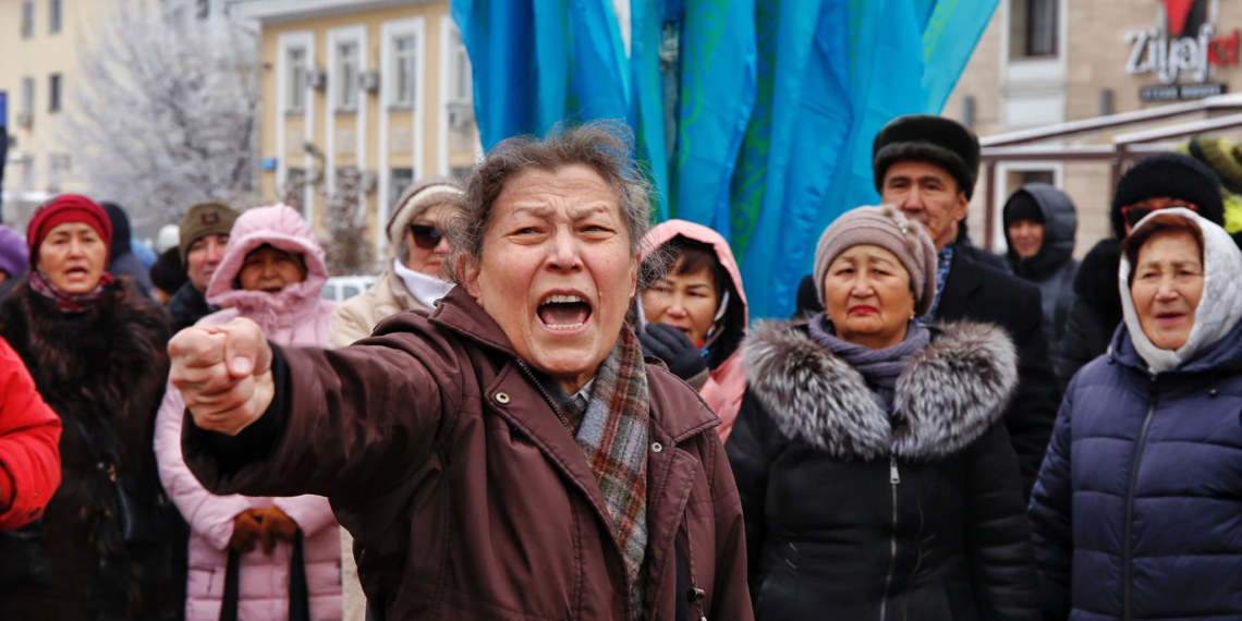 哈蕯克政局動盪 ，民眾為何高呼不要老人政治？